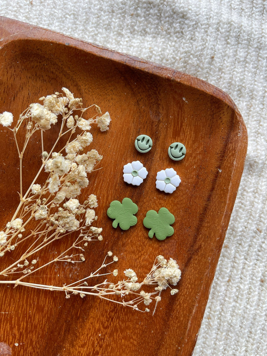 White Flower 3 stud pack