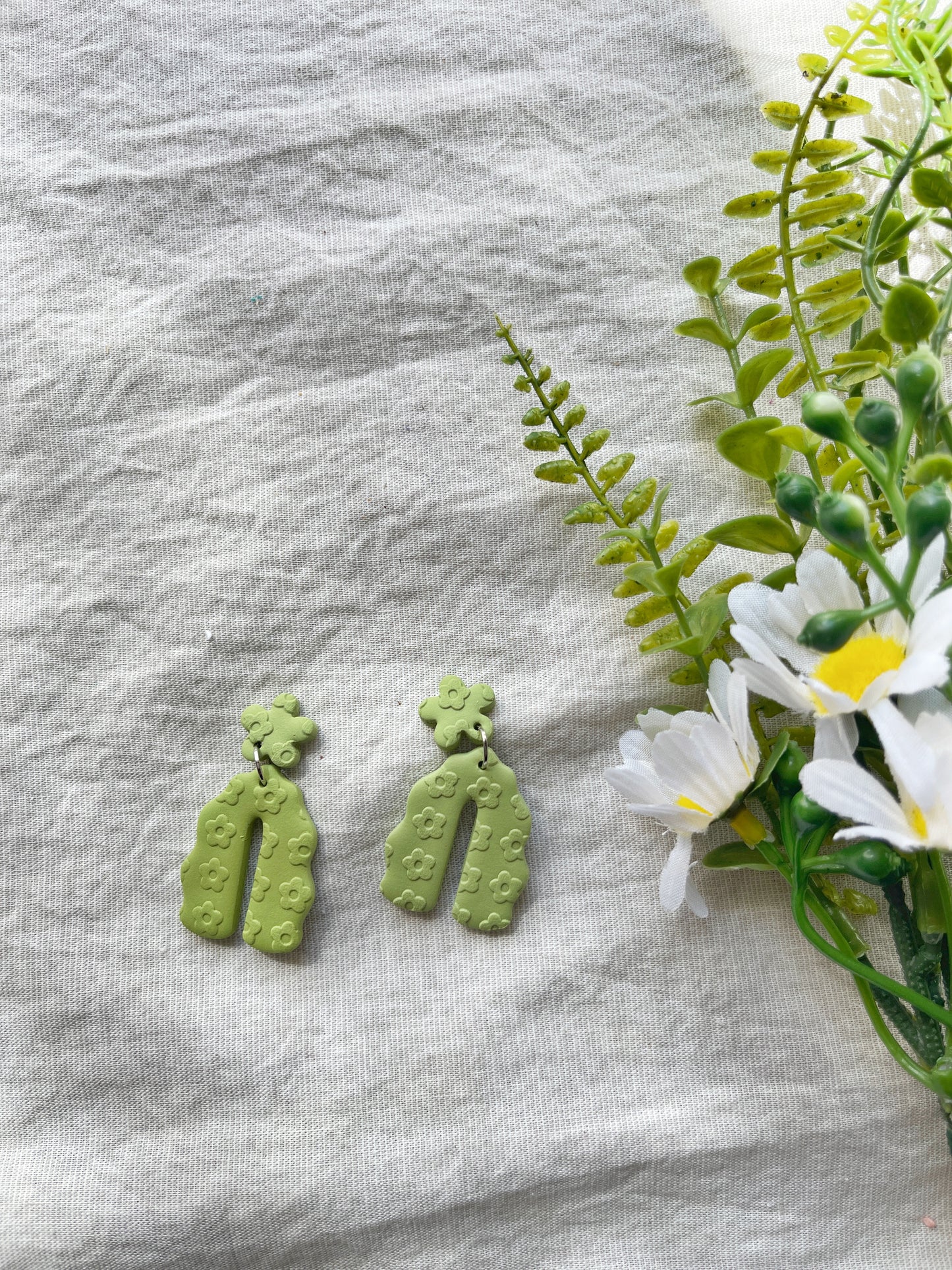 Retro Daisy Clay Earrings