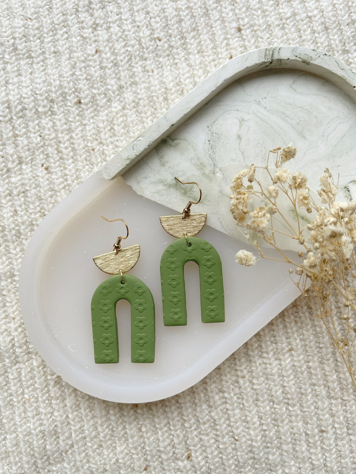 Daisy Embossed Arch Clay Earrings